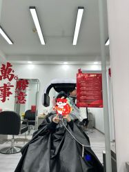 -LILI·HAIR SALON理理造型