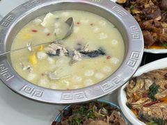 -丹水桥地锅鱼·翘嘴鲌·地方特色全鱼宴(丹江口大坝店)