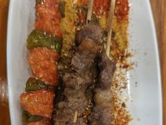 -哈尔滨小酒馆·鲜肉现穿自助烧烤(康新花园店)