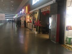 门面-麦当劳(郑州东高铁站店)