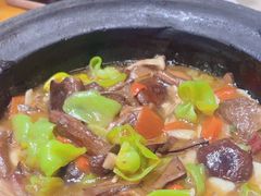 -老滇山寨•云南特色菜•地方菜•民族风情歌舞表演(金碧店)