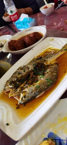 但空调等电器还是给力的,吃的方面,农家菜口感跟家常菜差不多,种类