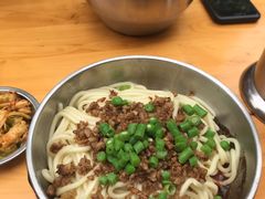 素椒杂酱面-左撇子私房面