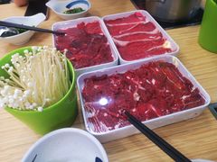 -杨老板·海鲜集市火锅·鲜切牛肉(中防万宝店)