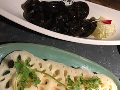 -老牌坊云南鱼豆花火锅(哈西万达店)