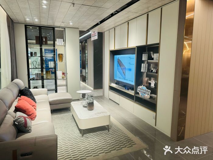 索菲亚全屋定制衣柜橱柜家具(东四环红星美凯龙大郊亭店)图片
