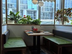 -渝信川菜 · 川味家常菜(财富购物中心店)