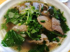 -大众跷脚牛肉馆·非遗传承单位(峨眉山店)