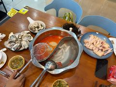 -老何家后安粉·糟粕醋海鲜火锅(三亚湾椰梦长廊店)