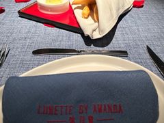 -弦月窗LUNETTE BY AMANDA(复兴路店)