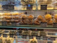 -白玉兰食品甜凤店(合生汇店)