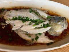 -头上红煨盐鸡·非遗院子餐厅