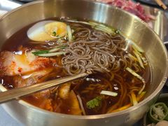 -围炉肉舍•炭烤活鳗•丹东海鲜烤肉(步行街店)