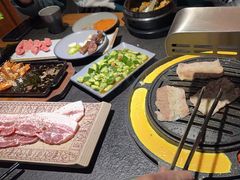 -七甲山烤肉(长白山奇石山珍根艺一条街店)