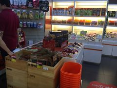 -来伊份(瑞虹天地瑞虹坊店)