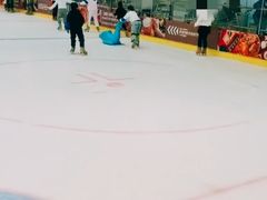 -冰纷万象滑冰场(二七万象城店)