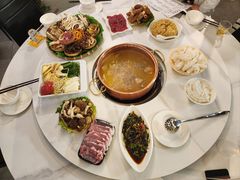 -菌海森林·非遗野生菌火锅(西山区滇池路摩根道店)