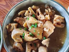 炆莲藕-御霞苑泥烩鸡休闲农庄