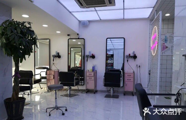 开元棋牌- 开元棋牌APP下载- 开元棋牌官方网站世界美发大会在厦门举行 机器人发型师同台献艺