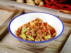 小炒黄牛肉-湘村小灶·地道长沙菜·本地人优选(万家丽路店)