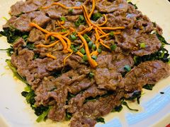 菜尖蒸牛腱-龙桥私厨·姜花菊花过桥鱼·顺德菜(容桂店)