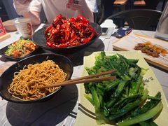 -巴厘龙虾·榜首油焖大虾(音乐学院·沿江酒馆店)