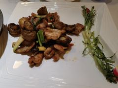 香煎口蘑脆爽肉-周三的情书花园餐厅(江北店)