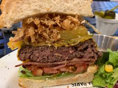 澳洲牛肉汉堡-HELLO 27 意面·沙拉·帕尼尼