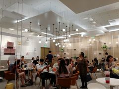 大堂-奈雪的茶(市百一店)