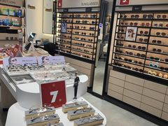 -博士眼镜集团石人工眼镜(虹口万泰店)