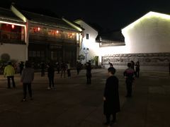 -吴山路夜市