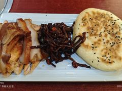 -聚首堂·特色小吃·肘子(什刹海德胜门店)