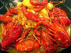 -虾弄弄海派小龙虾·牛羊蝎子火锅