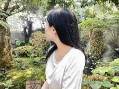 -Chom Cafe and Restaurant