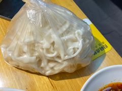 -呷佬·长沙手工米粉(金沙江路店)