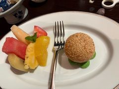 椰香麻球拼岭南佳果-广州柏悦酒店·悦景轩·粤菜餐厅