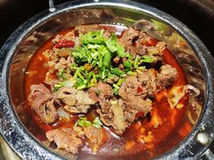 -大众跷脚牛肉馆·非遗传承单位(峨眉山店)