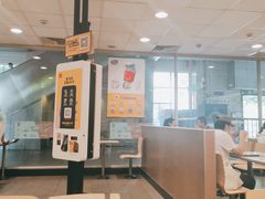 -麦当劳(轻轨曹杨路店)