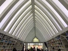 -钟书阁(松江泰晤士小镇店)