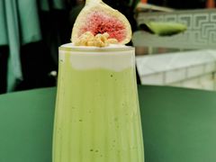 一整颗牛油果奶昔-Catch Bagel(芳草地店)