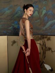 -不晚国际婚纱礼服