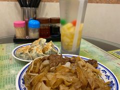 驰名干炒牛河-顺记冰室(宝华路店)