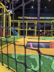 -蹦蹦跳跳(新奥购物中心店)