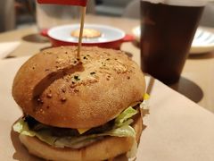 -必胜客(大宁路店)