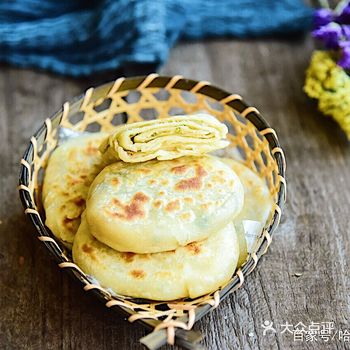 发面葱油饼，比油条健康，还养胃易消化