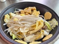 -粘豆包柴火铁锅炖