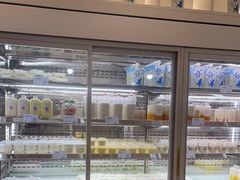 面包甜点陈列柜-白色日记·手作酸奶(麦凯乐店)