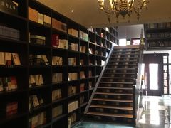 -钟书阁(松江泰晤士小镇店)