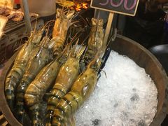 -席娜卡琳火车铁道夜市