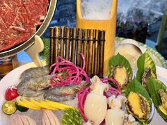 -茅草房·河畔园林火锅